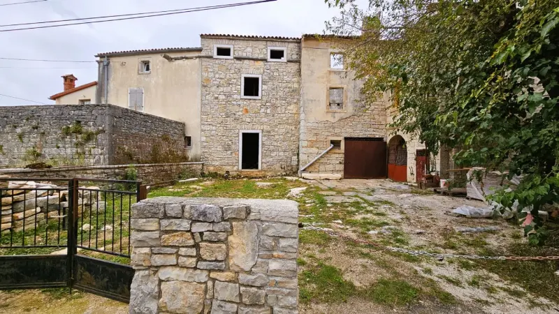 Generalsanierte Reihenhäuser aus Stein in Mrgani nahe Rovinj (ca. 11km Luftlinie) — Bild 5