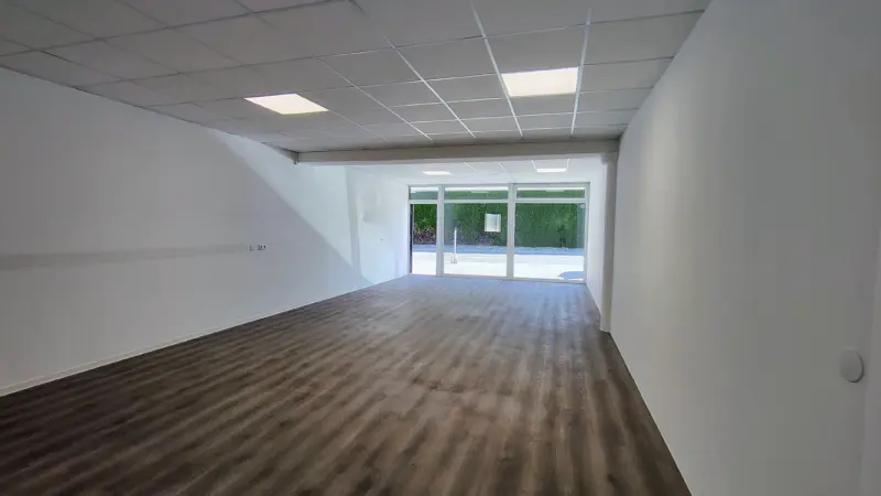 Attraktives Geschäftslokal mit Fensterfront - 85m2 -  Ostermiething — Bild 2