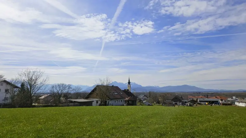 Bergblick in Traumlage! Ihr Baugrund in Anthering — Bild 2