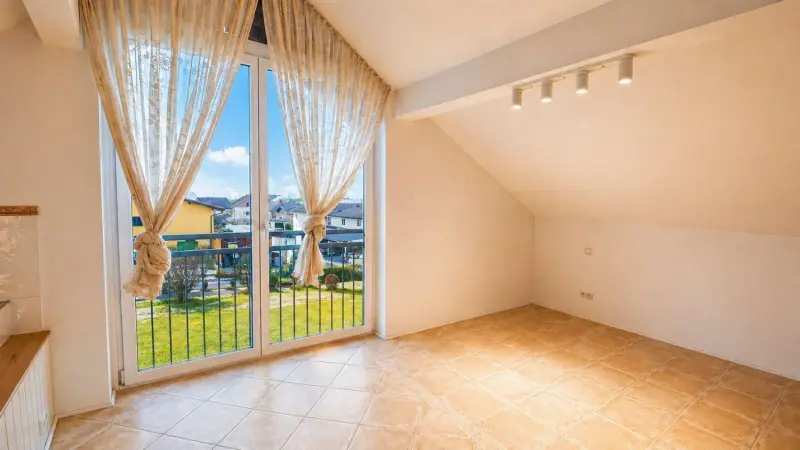 Ihr neues Zuhause: Sonniges Eckreihenhaus mit Dachgeschoss & Südgarten — Bild 3
